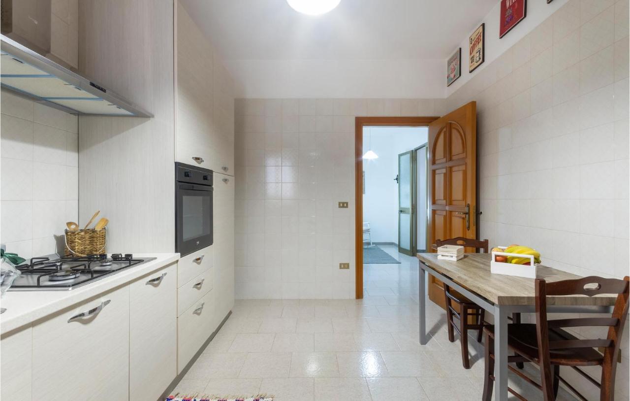 Lovely Apartment In Carovigno With Kitchen מראה חיצוני תמונה