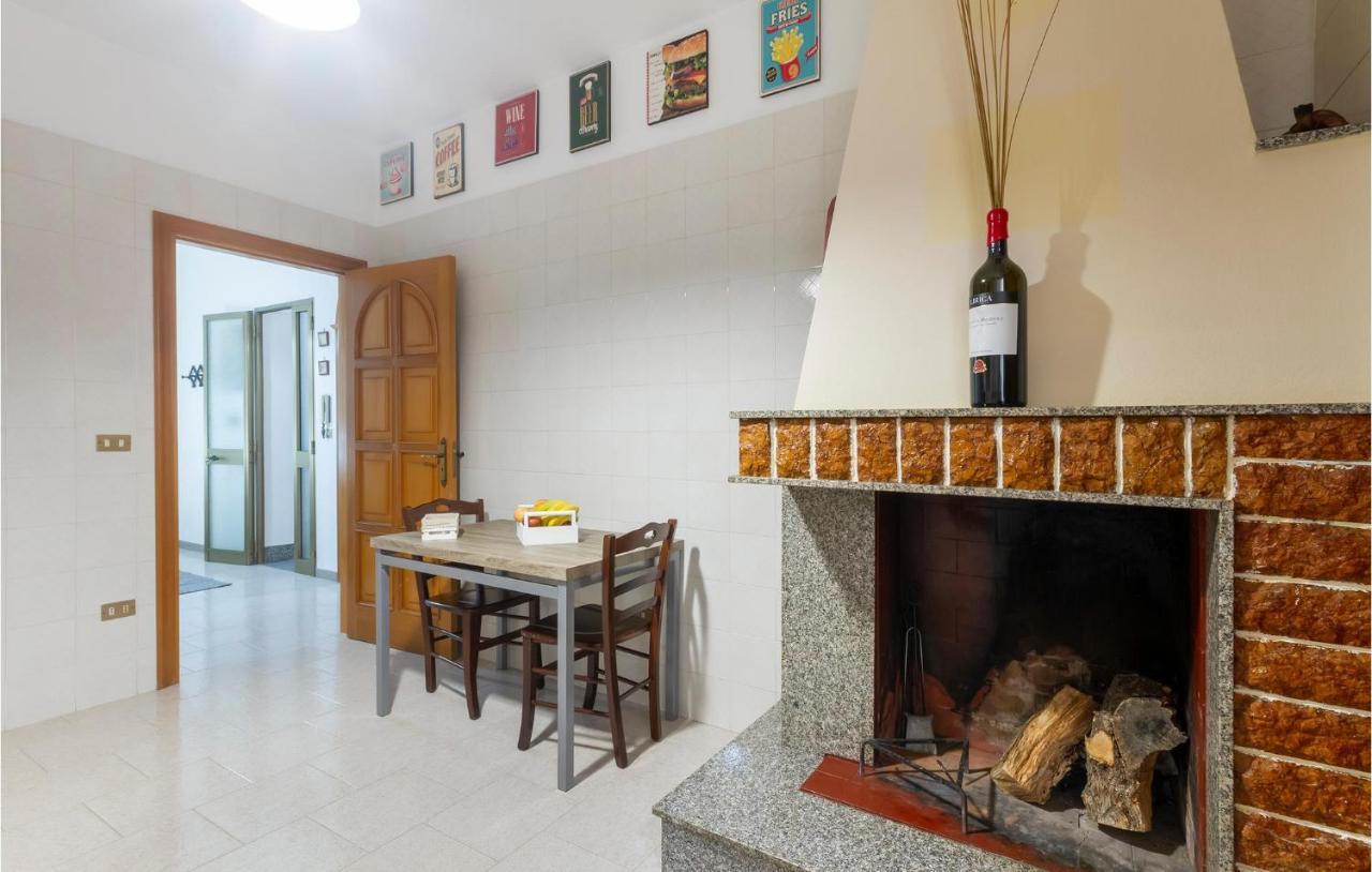 Lovely Apartment In Carovigno With Kitchen מראה חיצוני תמונה