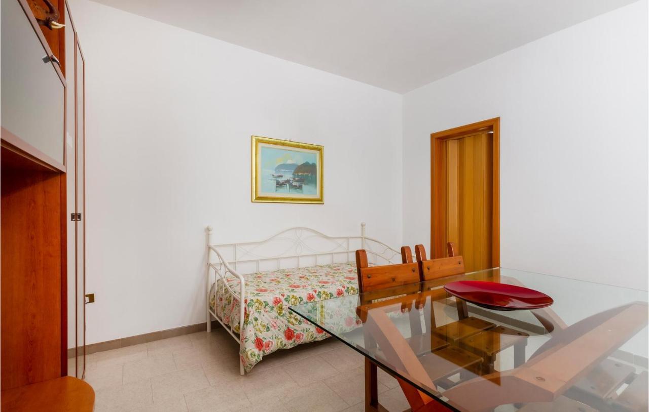 Lovely Apartment In Carovigno With Kitchen מראה חיצוני תמונה