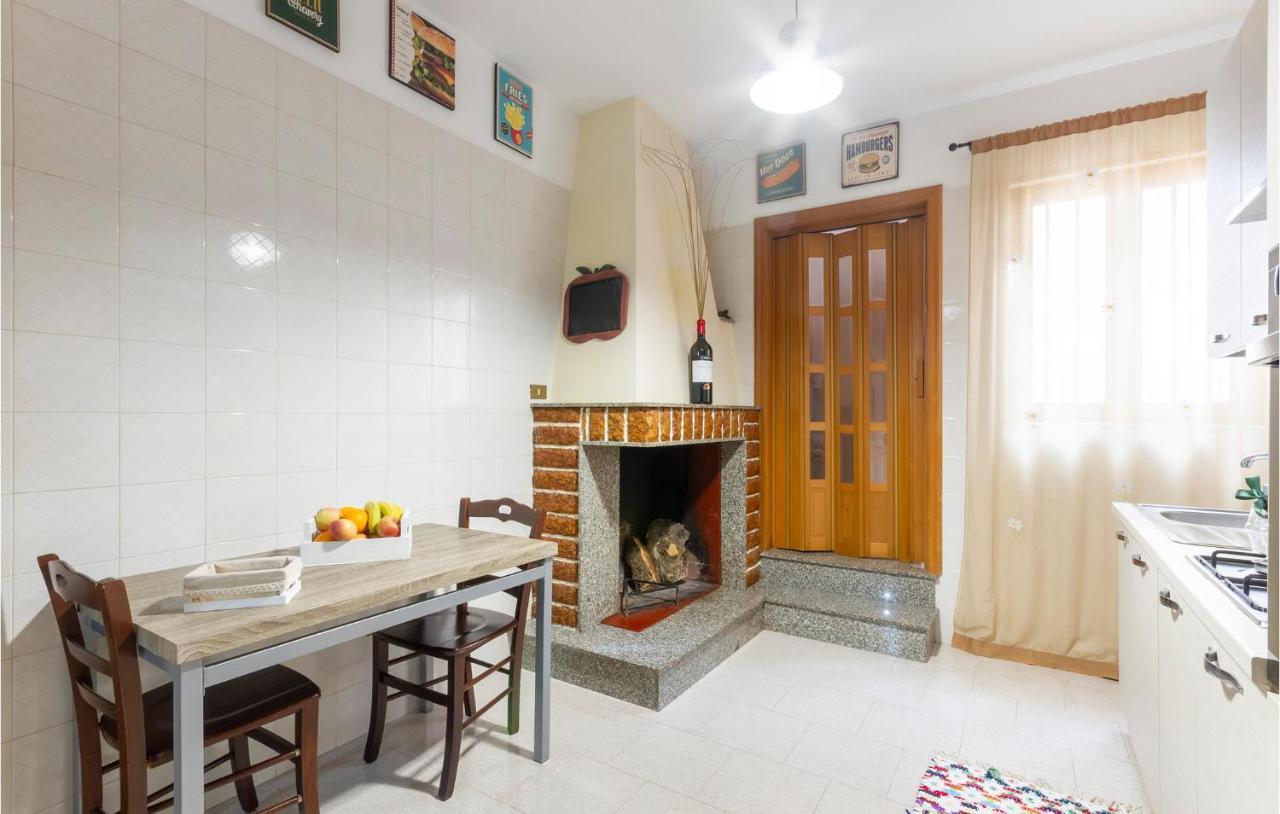 Lovely Apartment In Carovigno With Kitchen מראה חיצוני תמונה